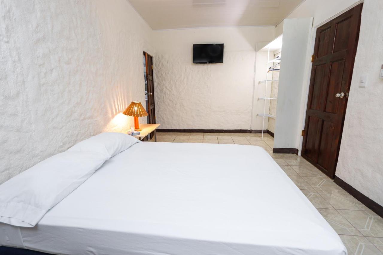 Hotel Flor Blanca Manuel Antonio Kültér fotó